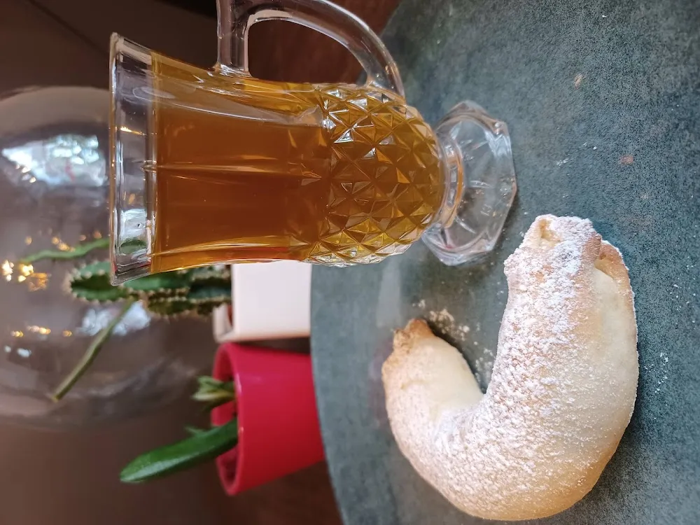 Thé À la Menthe Et Corne de Gazelle